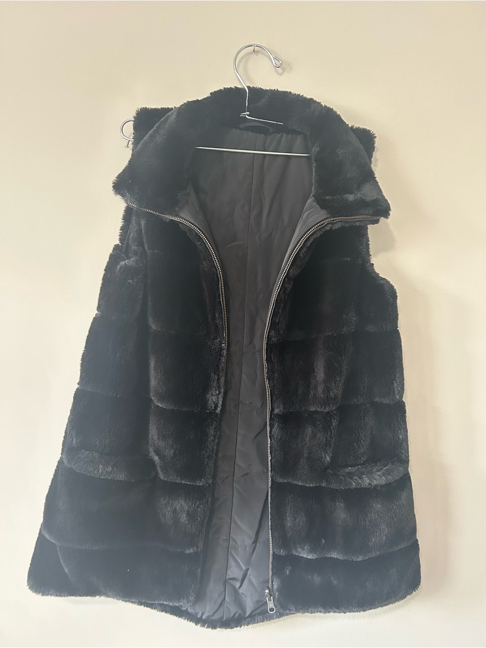 Dylan by True Grit Black Faux Fur Reversible Vest - Size XS